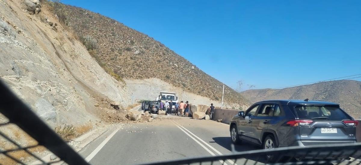 Sismo 6,1 deja afectaciones en región de Coquimbo: deslizamiento de material y caída de rocas bloquean rutas