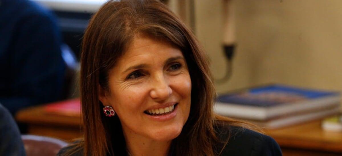 Embajadora Paula Narváez sufre accidente en kayak y es rescatada desde las aguas del río Maullín - La Tercera