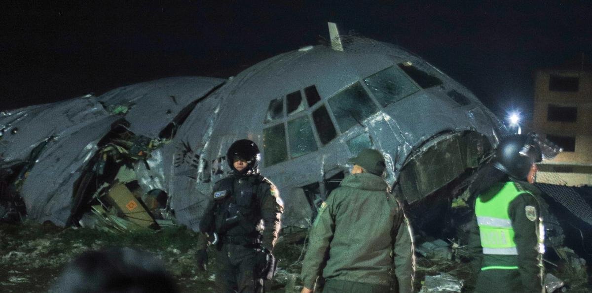 Hércules de la Fuerza Aérea Boliviana se salió de pista y dejó 15 muertos en El Alto