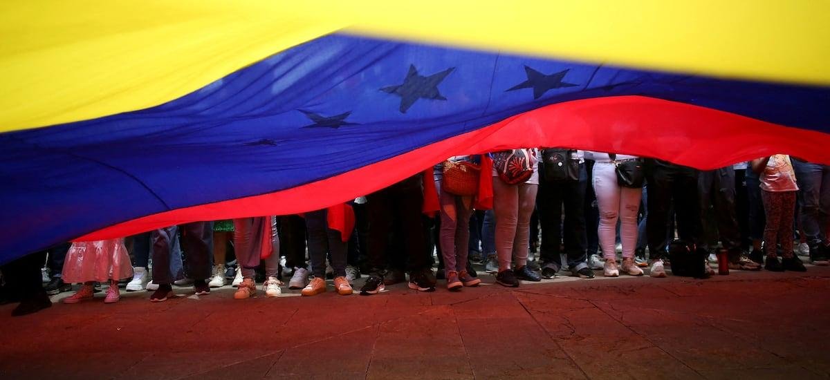 Reconstruir la economía de Venezuela: un trabajo de más de una década - La Tercera