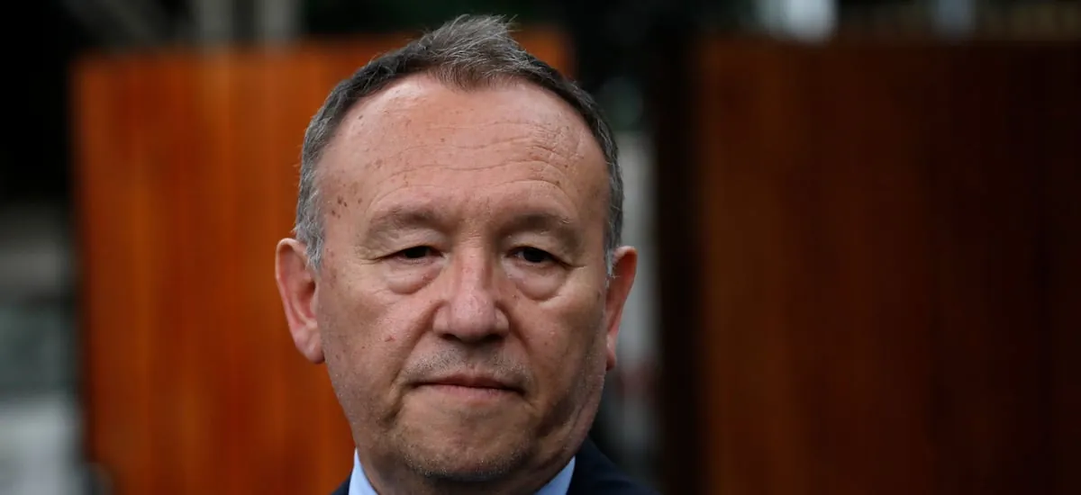 Ministro García justifica indultos a uniformados condenados en estallido social y marca diferencia con proyecto que conmuta penas