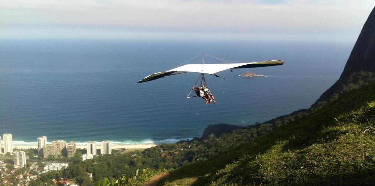 Turista y piloto mueren tras caída de ala delta en Río de Janeiro