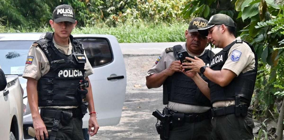 Hallan ocho cabezas humanas junto a panfletos de "prohibido robar" en Ecuador