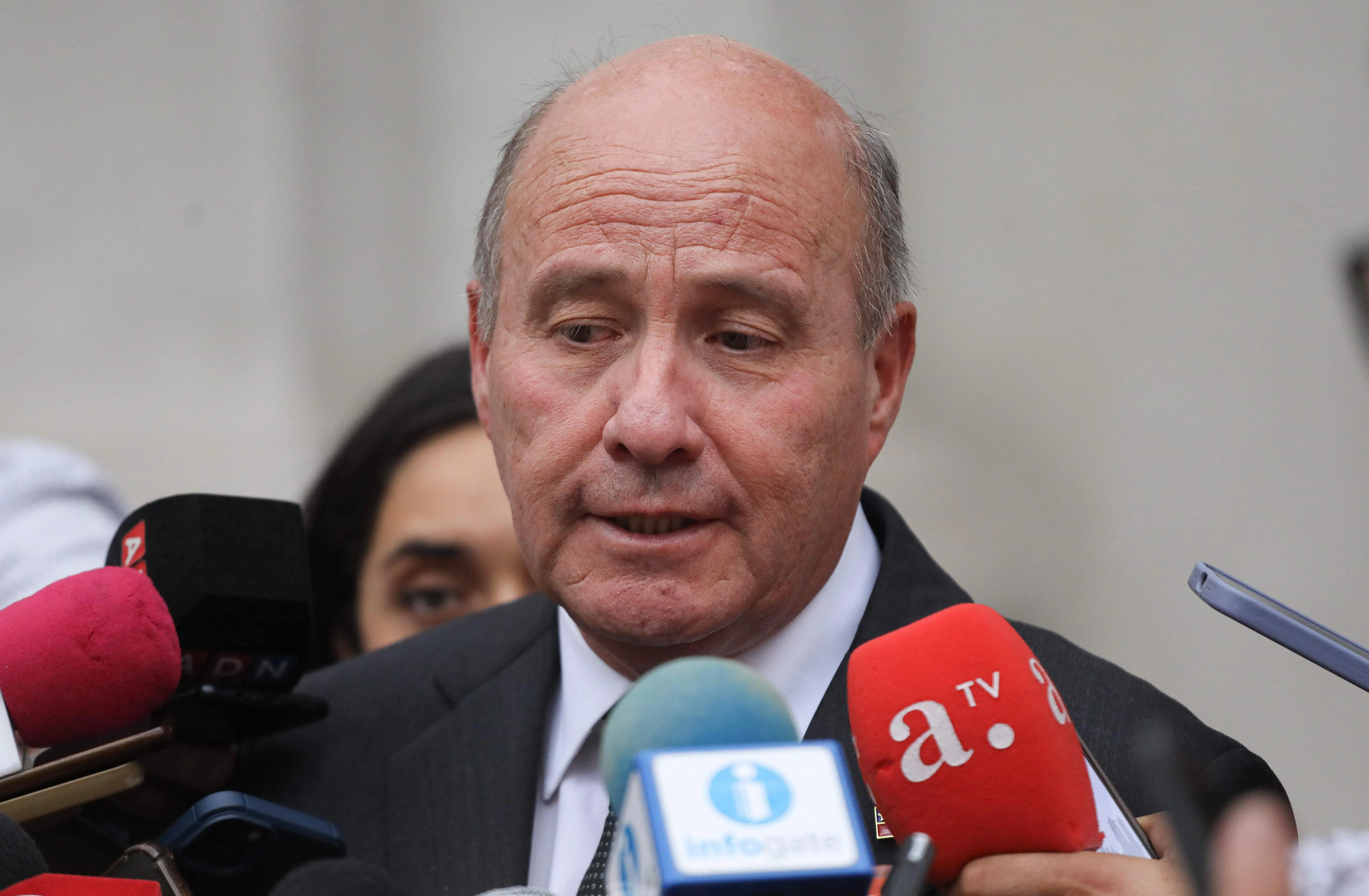 Ministro Quiroz confirma cobros a morosos del CAE con ingresos sobre $1,5 millones: “El tesorero tiene instrucciones”