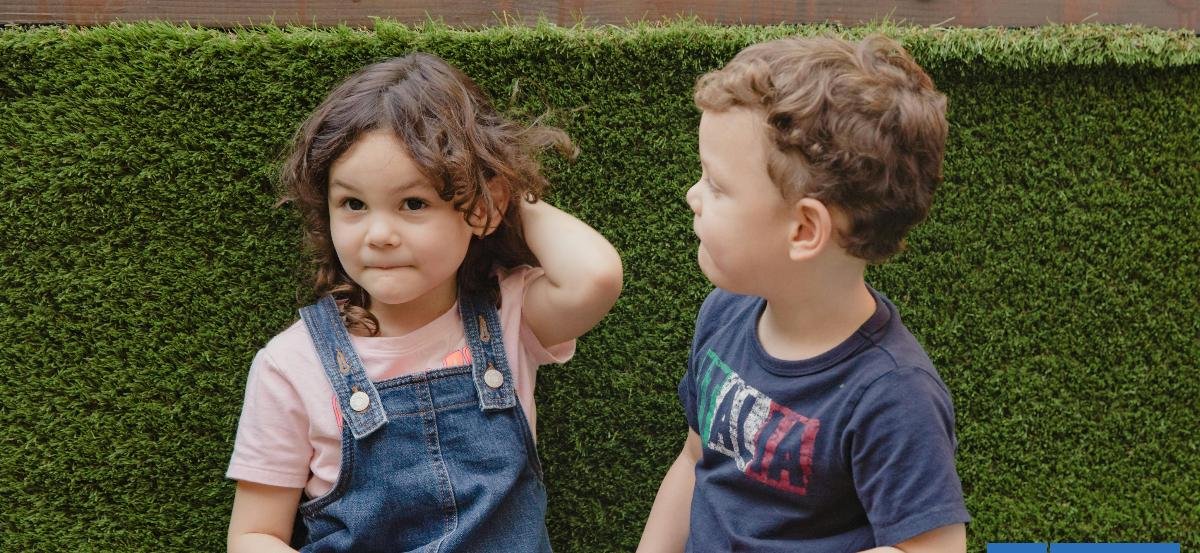 Estudio revela que el autismo afectaría a niños y niñas por igual: mujeres "enmascaran" los signos