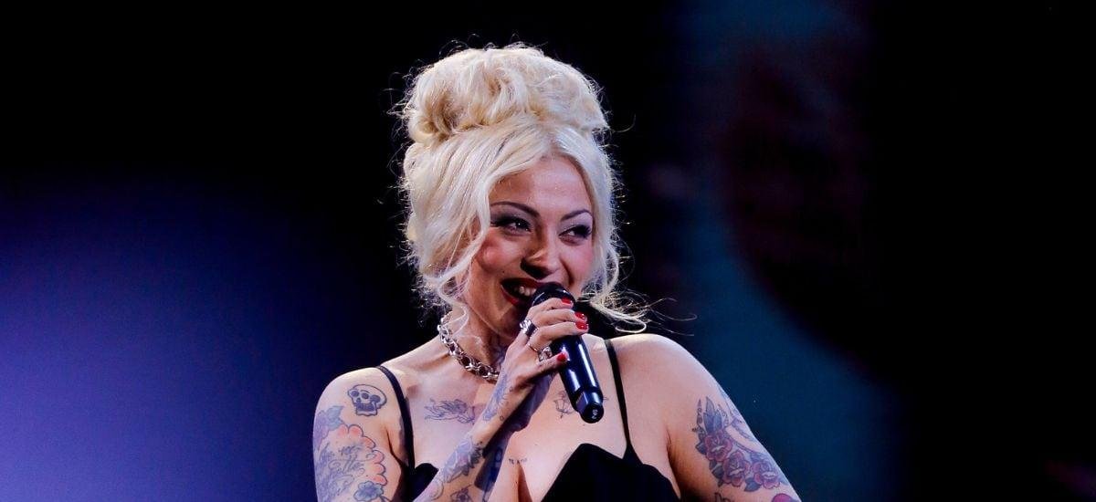 La historia detrás de “Tu falta de querer”, el himno de Mon Laferte - La Cuarta