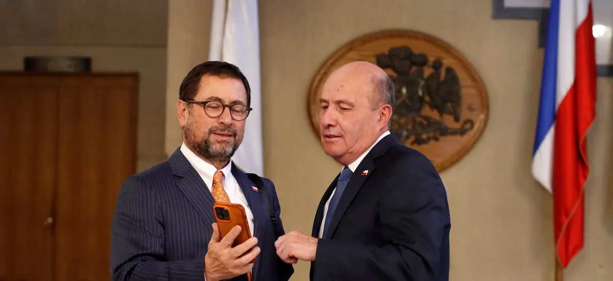 Cadem: Canciller Pérez Mackenna sufre caída de 9 puntos en su aprobación y ministro Quiroz es el peor evaluado del gabinete