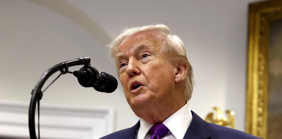 Trump fue premiado como "campeón del carbón" y reforzó su ofensiva contra las energías limpias