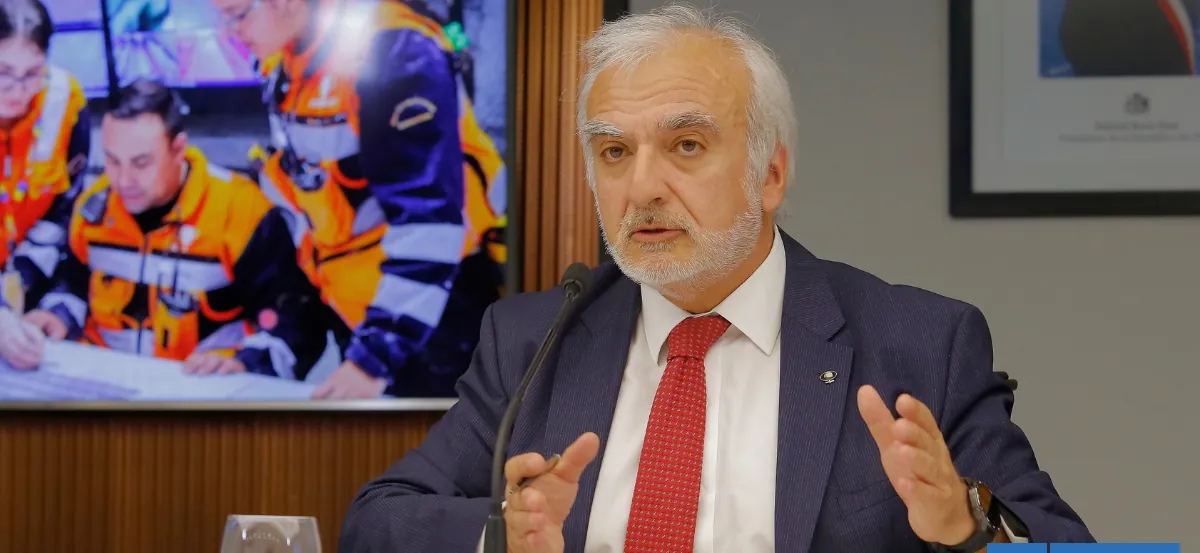 Correos internos de Codelco revelarían que presidente ejecutivo visó gestiones para inflar producción