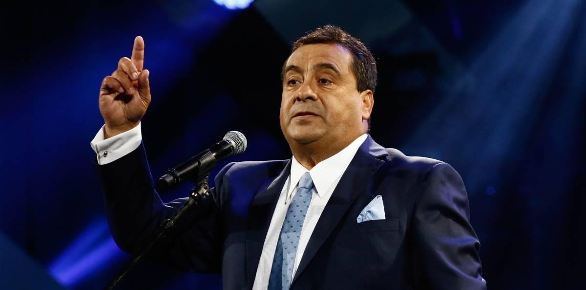 “Le da vuelta la cara y él le da un beso”: testigos revelan detalles de lo ocurrido con Dino Gordillo y menor de edad en festival de Villa Alegre