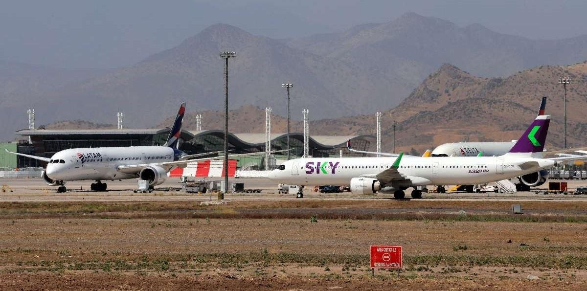 DGAC descarta presencia de explosivos en aeronave tras operativo en el Aeropuerto de Santiago