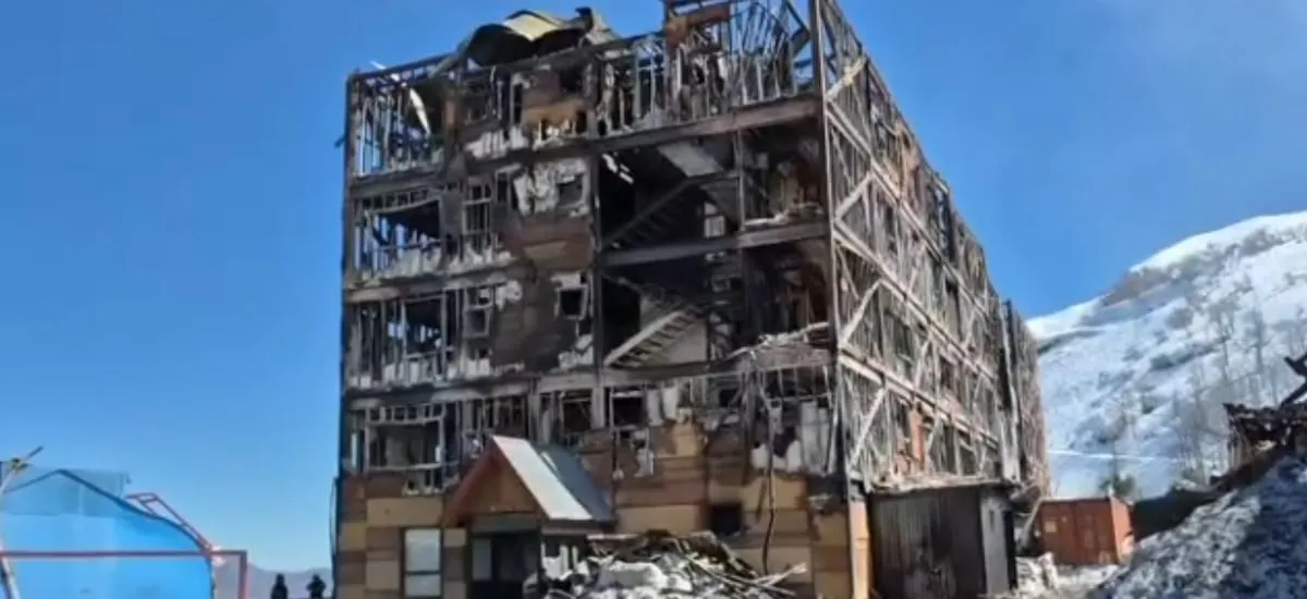 Fiscalía investiga causa del siniestro que destruyó hotel Alto Nevados de Chillán y no descarta delito de incendio