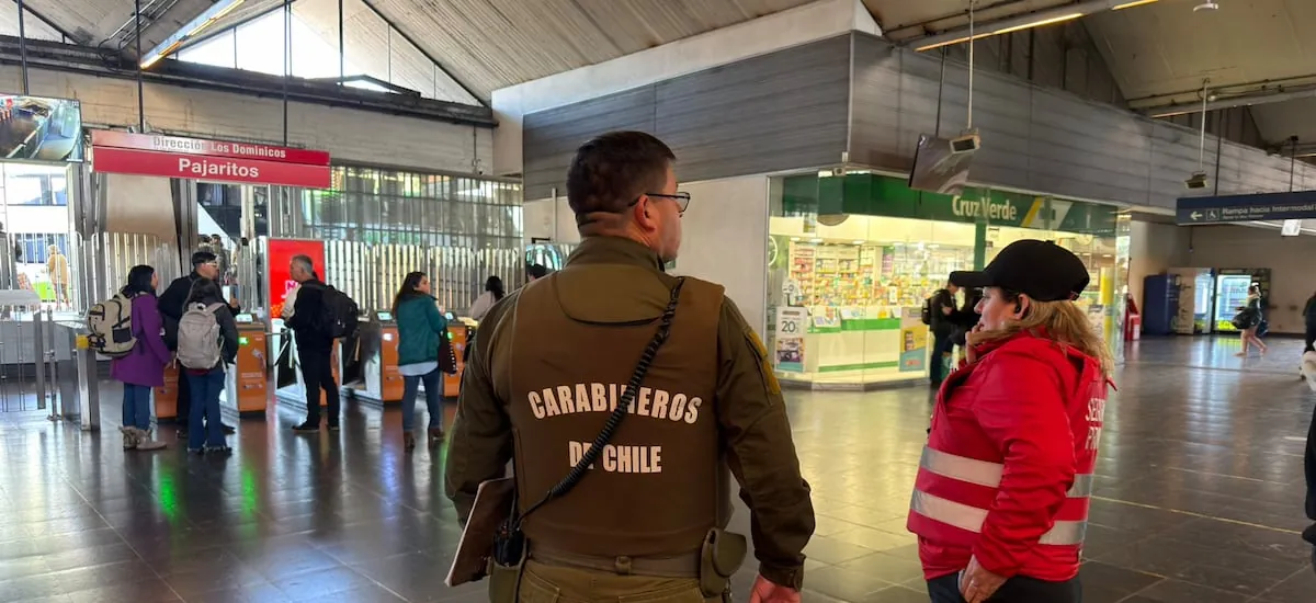 Persona muere en estación Pajaritos del Metro al traspasar línea amarilla del andén y ser golpeada por tren