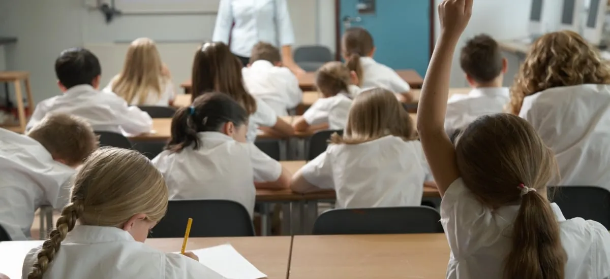 Pese a decisión del Mineduc: las comunas que mantendrán suspensión de clases este miércoles por el sistema frontal