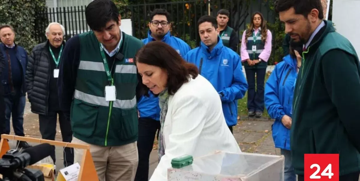SAG y municipio de Las Condes refuerzan campaña para erradicar foco de mosca de la fruta