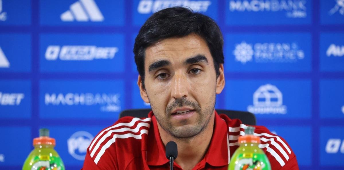 Meneghini por amenazas de la barra de la U: Como equipo, queremos que los partidos se jueguen