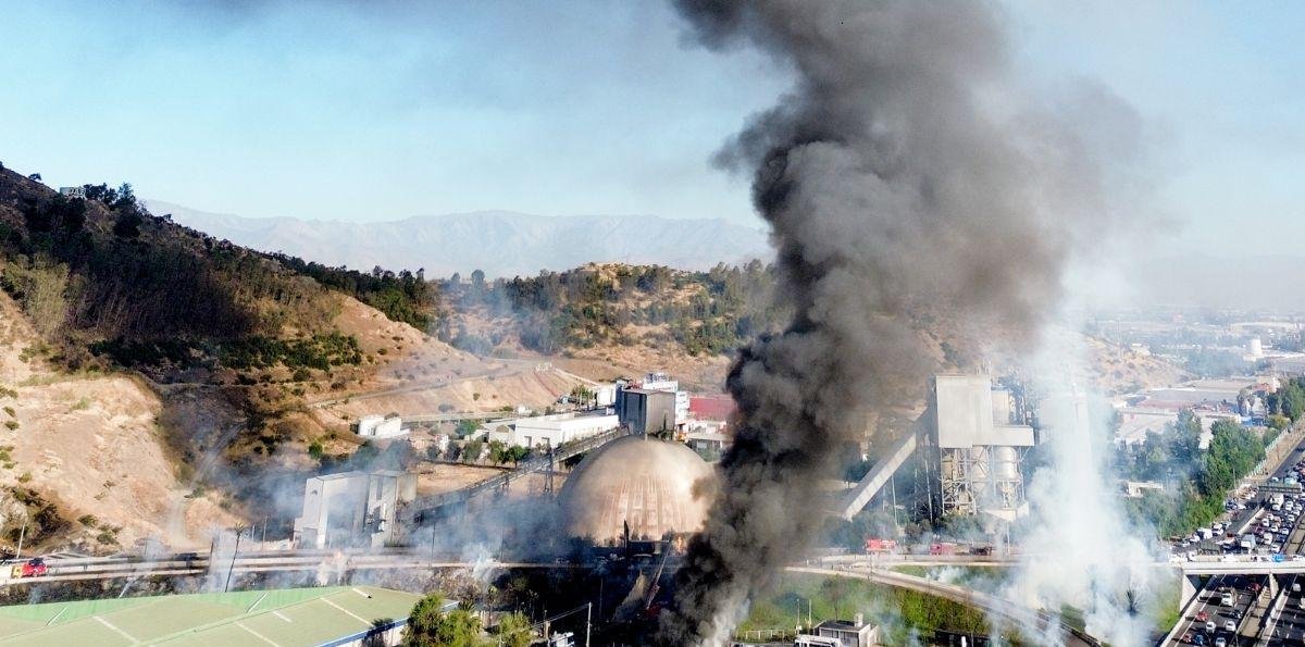 Renca declara tres días de duelo tras muerte de pareja en explosión de camión de gas