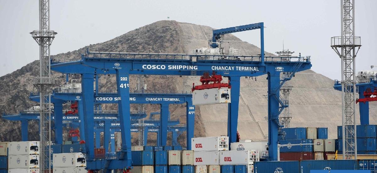 Perú tacha de "inaceptable" que le prohíban fiscalizar megapuerto construido por naviera china Cosco