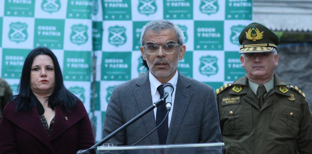 Extensa reunión de traspaso de mando entre el ministro Cordero y Trinidad Steinert
