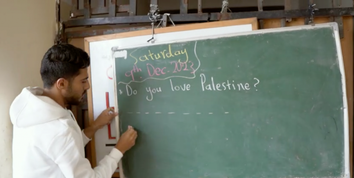 El profesor que sigue dando clases en Gaza en medio de los bombardeos de Israel