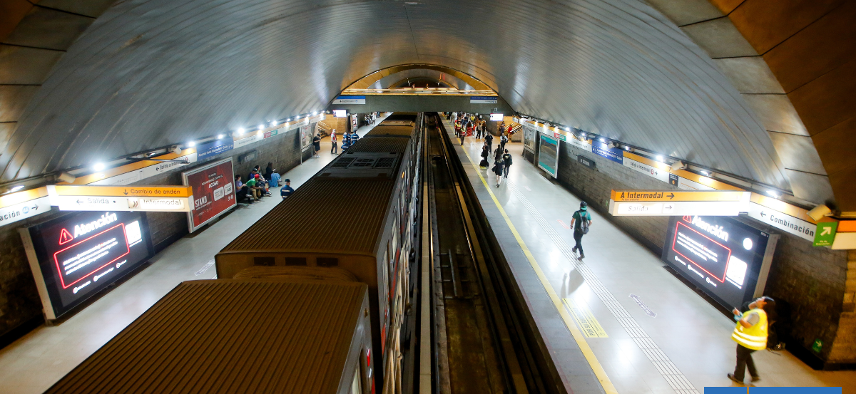 Normalizan servicio de Línea 2 del Metro luego del cierre de tres estaciones por persona en la vía