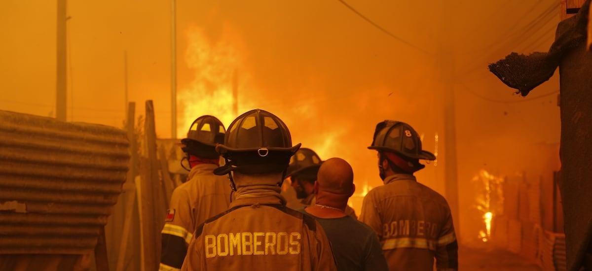 Declaran alerta amarilla en Limache y Concón por incendios forestales