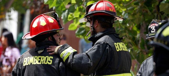 Emergencia en La Granja: Bomberos apunta a "nube de ácido" como origen de la emanación de gases