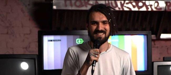 Humorista ruso fue condenado a seis años de cárcel por bromear sobre religión y discapacidad