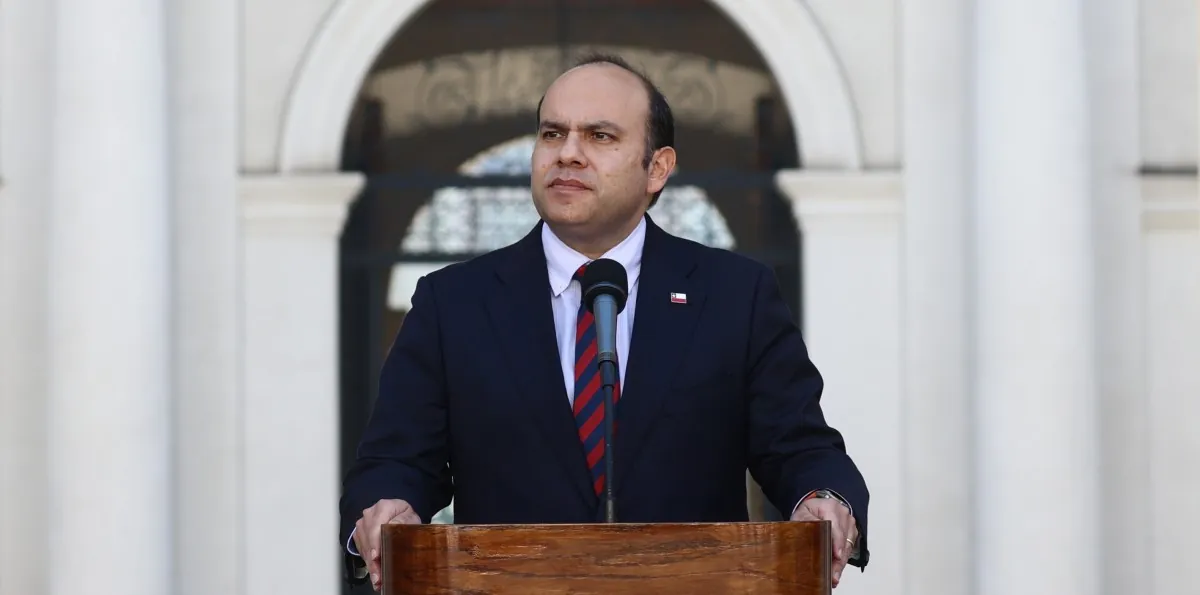 Gobierno prepara salvoconducto para que venezolanos con pasaporte vencido puedan salir de Chile
