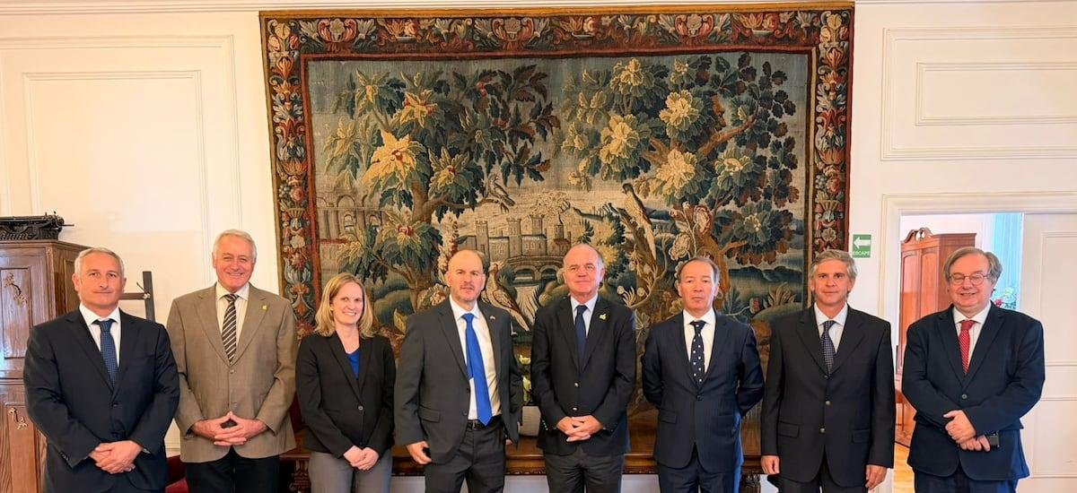 Representantes de la industria agrícola se reúnen con el embajador de Estados Unidos en Chile para abordar tarifas arancelarias