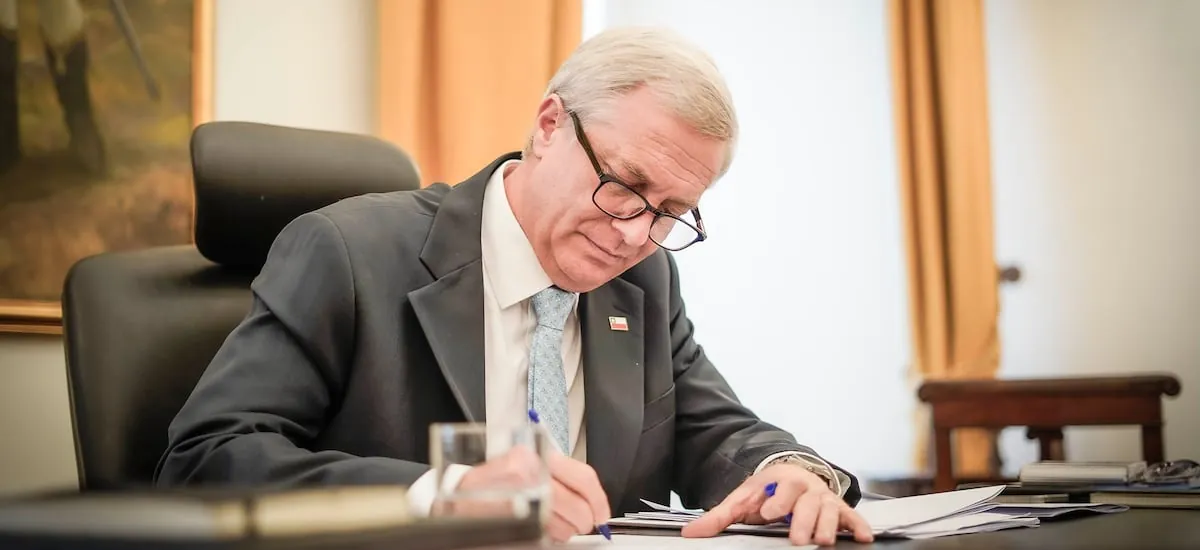 Un máximo de casi $10 millones mensuales: aclaran cómo se fija el tope de sueldo de los asesores del Presidente - La Cuarta