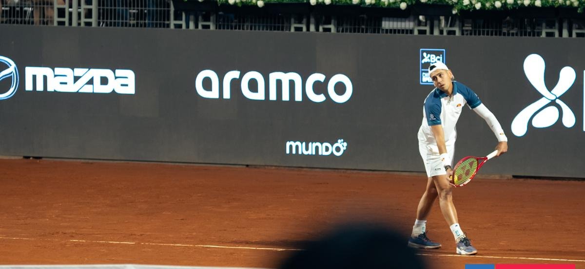Alejandro Tabilo vino de atrás y despachó a Tirante del Chile Open: es el único nacional en cuartos