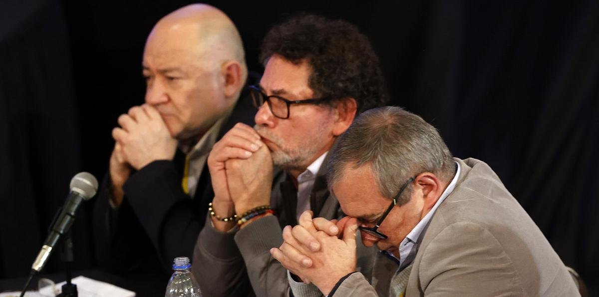 Exjefes de las FARC admiten responsabilidad por reclutar miles de menores en el conflicto