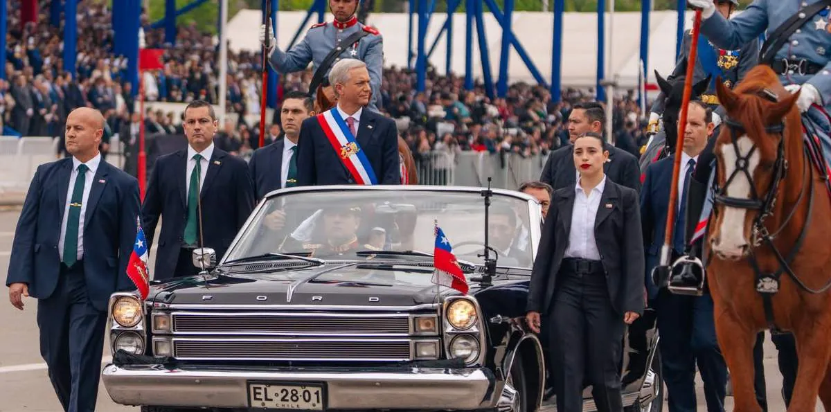 Kast destaca rol de las FF.AA. en la Parada Militar: “Garantiza la defensa de nuestras fronteras”