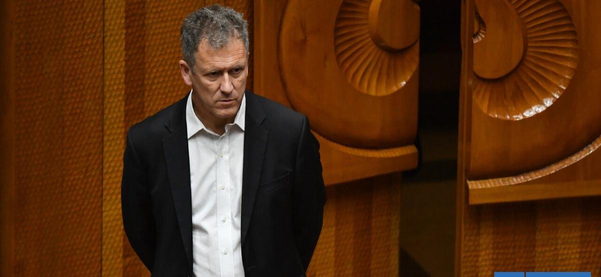 Revelan que ministro Muñoz aprobó cable submarino China-Chile: decreto fue anulado 48 horas después