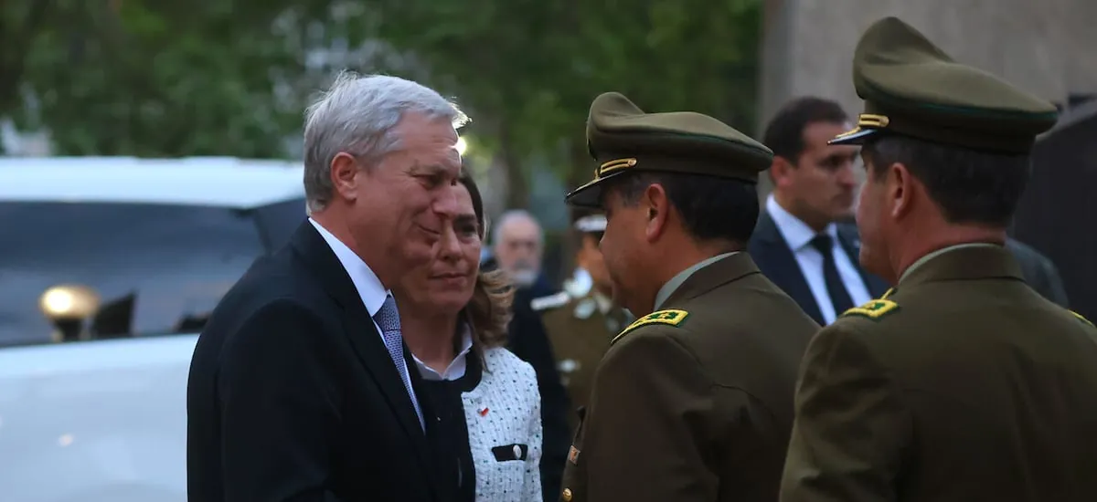 Presidente Kast asiste al velorio del cabo Aguilera, fallecido tras ser baleado en operativo en Lo Espejo