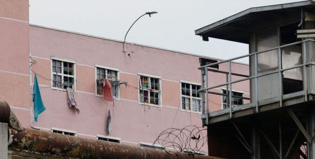 Oficiales de Gendarmería advierten que sistema penitenciario está en "situación de colapso"