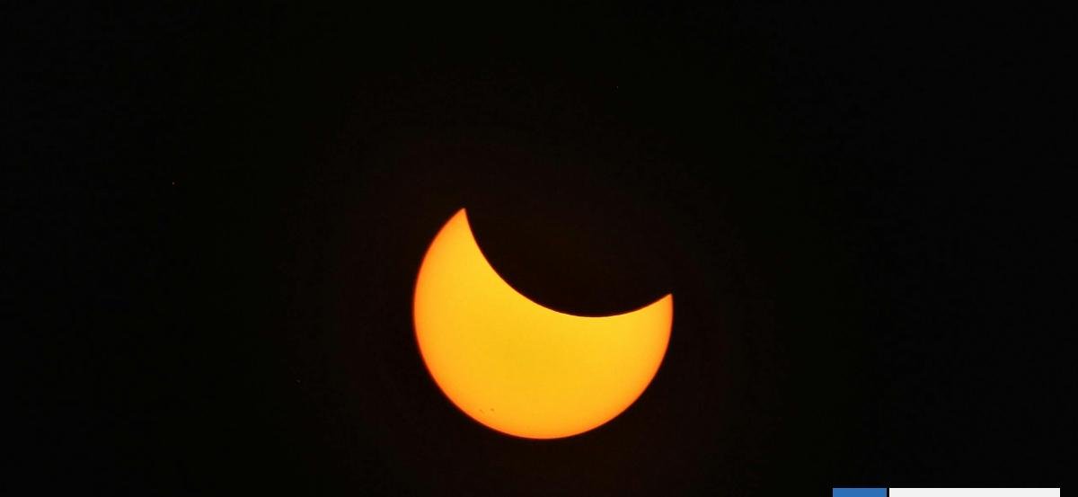 Descubren un eclipse que duró 9 meses en una estrella lejana: un raro objeto con anillos la cubrió