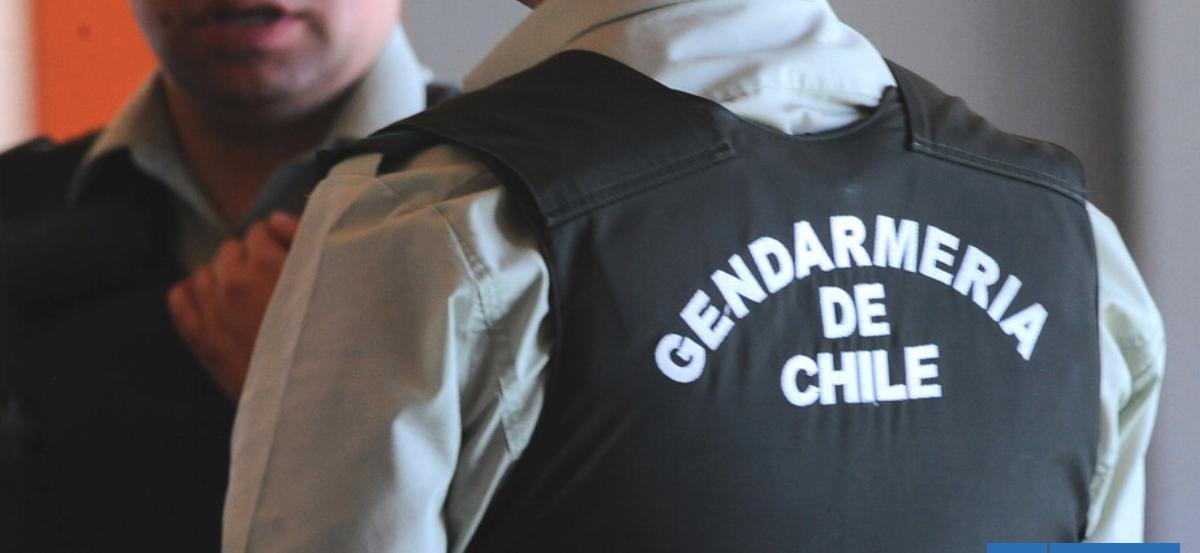Detienen a gendarme cuando intentaba ingresar droga a módulo de cárcel de Valparaíso: fue destituido