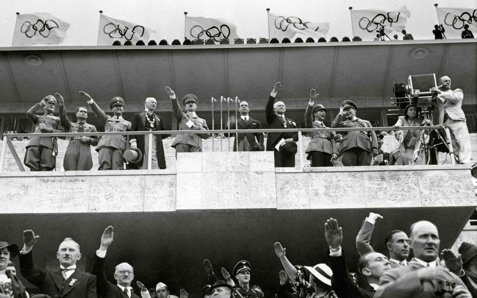 Comité Olímpico Internacional en el foco de las críticas por vender una camiseta de los Juegos Olímpicos de la era nazi