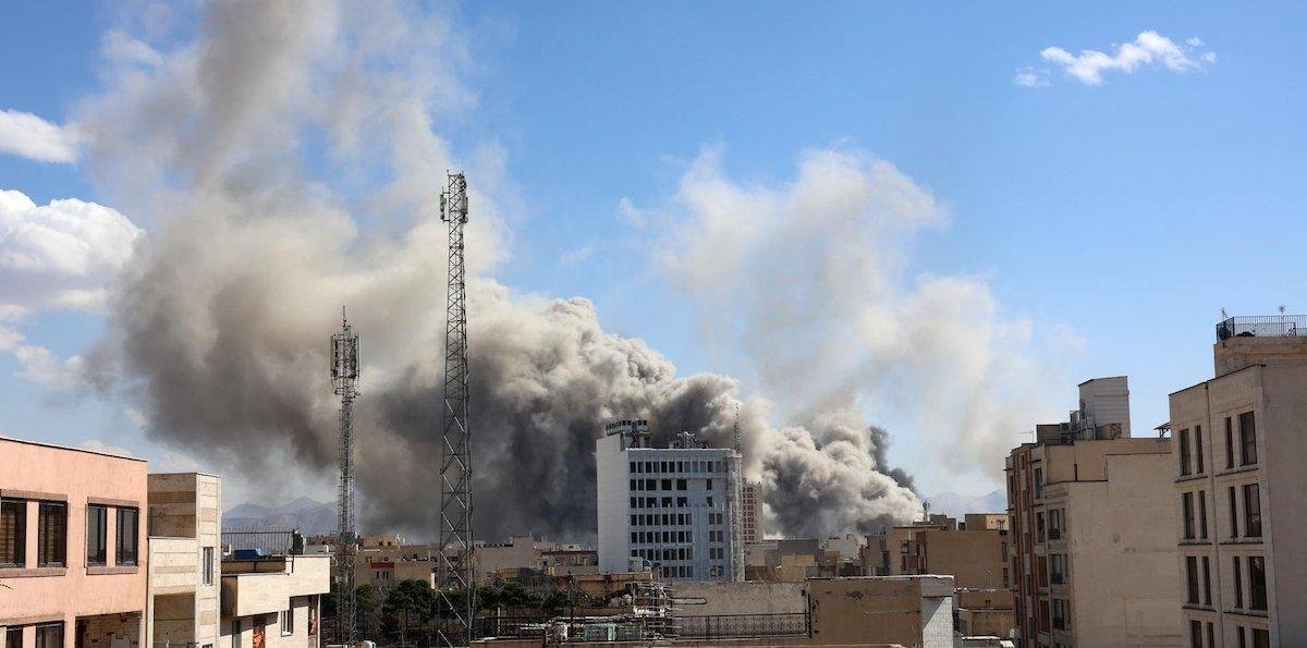 Día 2: Israel sigue bombardeando "el corazón" de Teherán, que promete mantener su contraofensiva