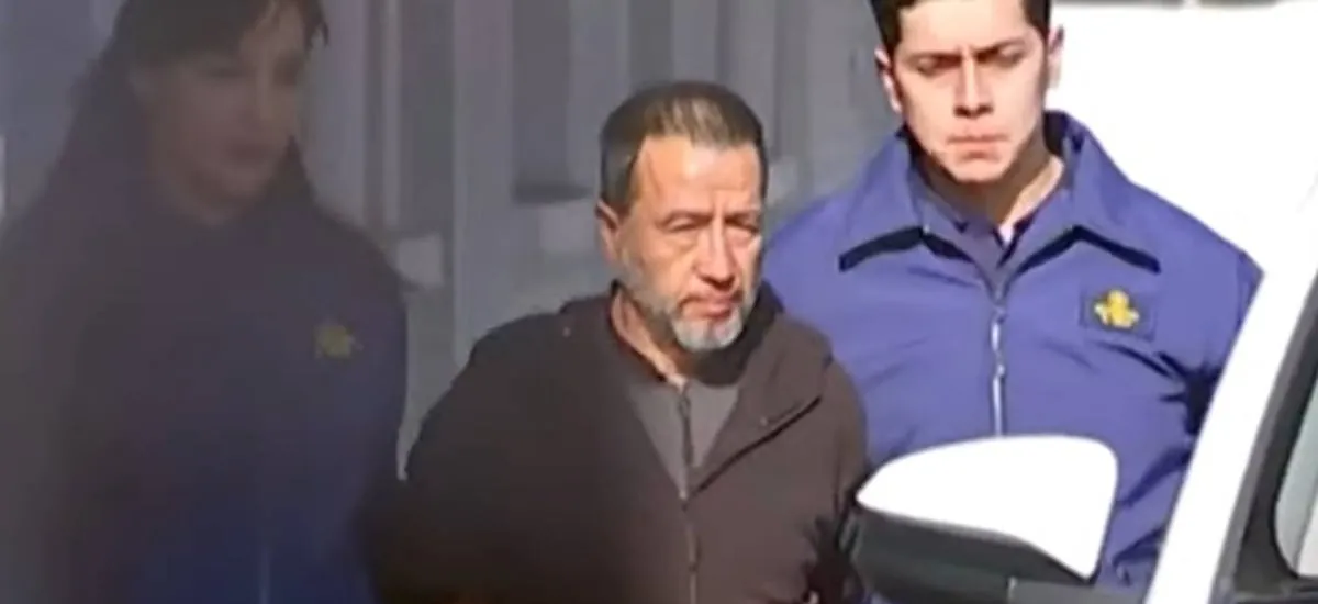 Triple homicidio en La Reina: por inhabilidad del juez se reagenda audiencia de revisión de cautelares de imputado - La Tercera