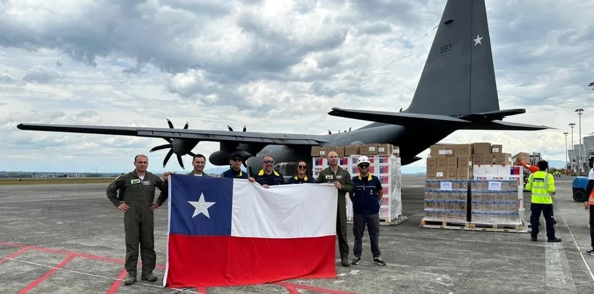 Avión de la FACh llega a Colombia con cerca de 20 toneladas de ayuda humanitaria tras terremoto