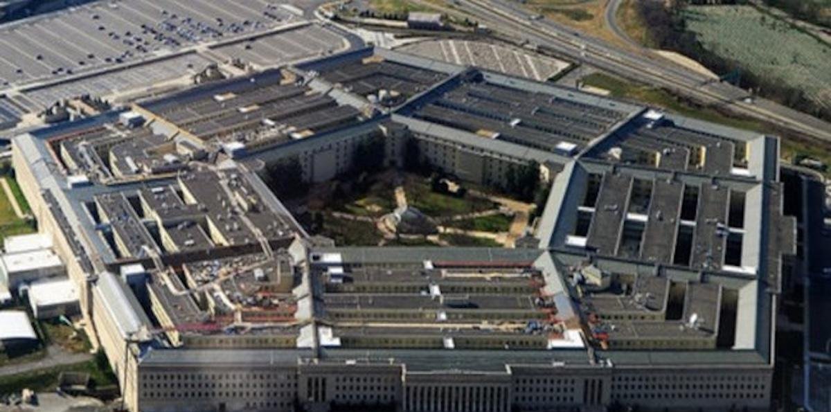 Pentágono amenazó con intervenir Anthropic si no cede ante el uso militar de su IA