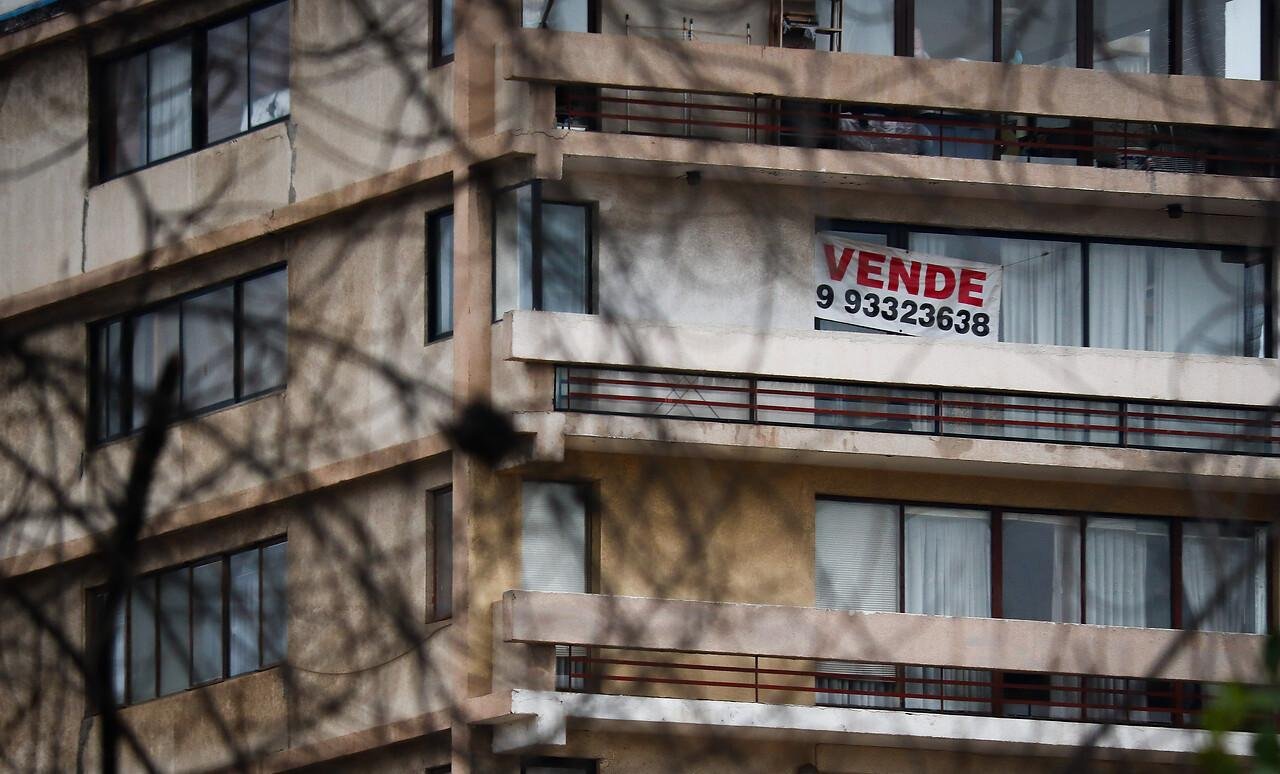 Más de 100 mil viviendas nuevas sin vender en Chile: ¿Qué está pasando con el mercado inmobiliario?