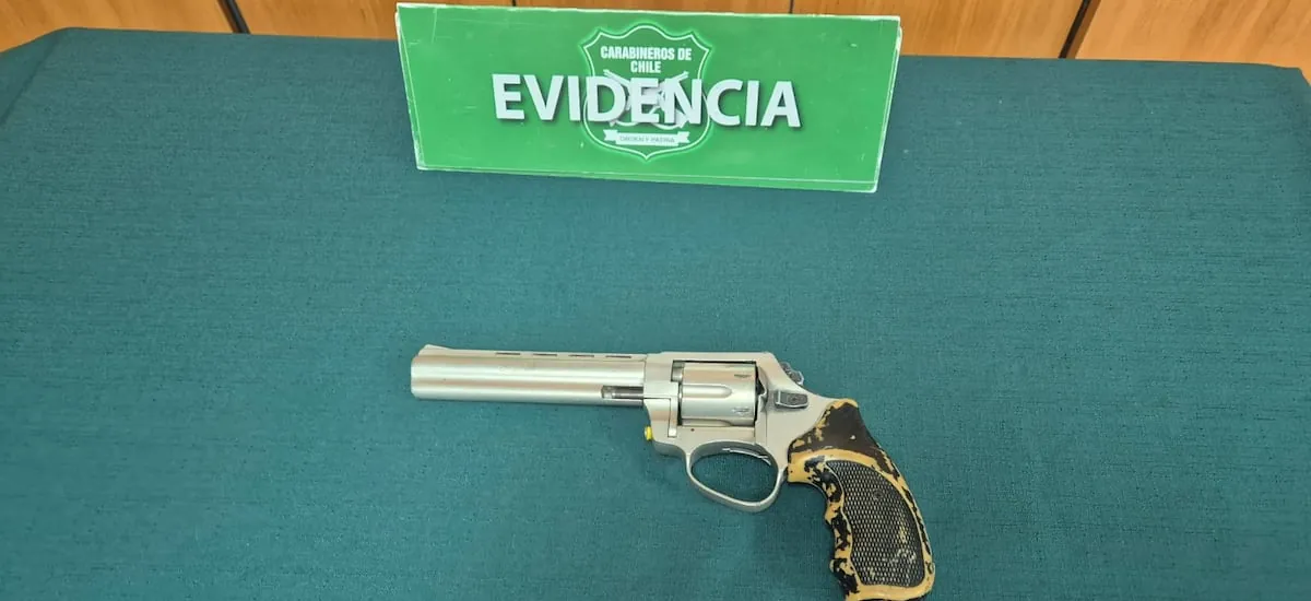 Carabineros detiene a seis sujetos por robo de vehículo en Ñuñoa
