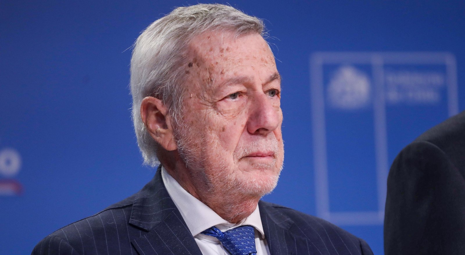 “Fue en una reunión, el 3 de febrero”: Ministro Van Klaveren afirma que informó al futuro canciller Pérez Mackenna sobre el proyecto de cable submarino