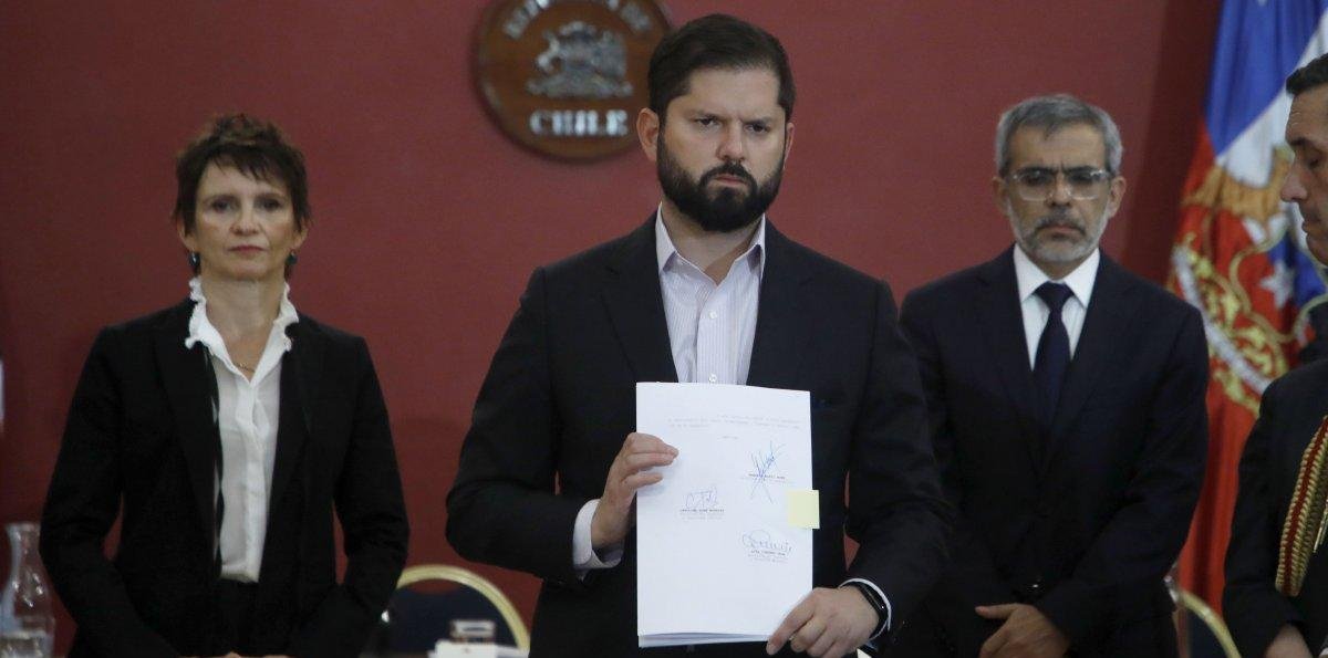 "Se pasó la mano en una legislación advertida": Oficialismo realiza mea culpa por ley Naín-Retamal