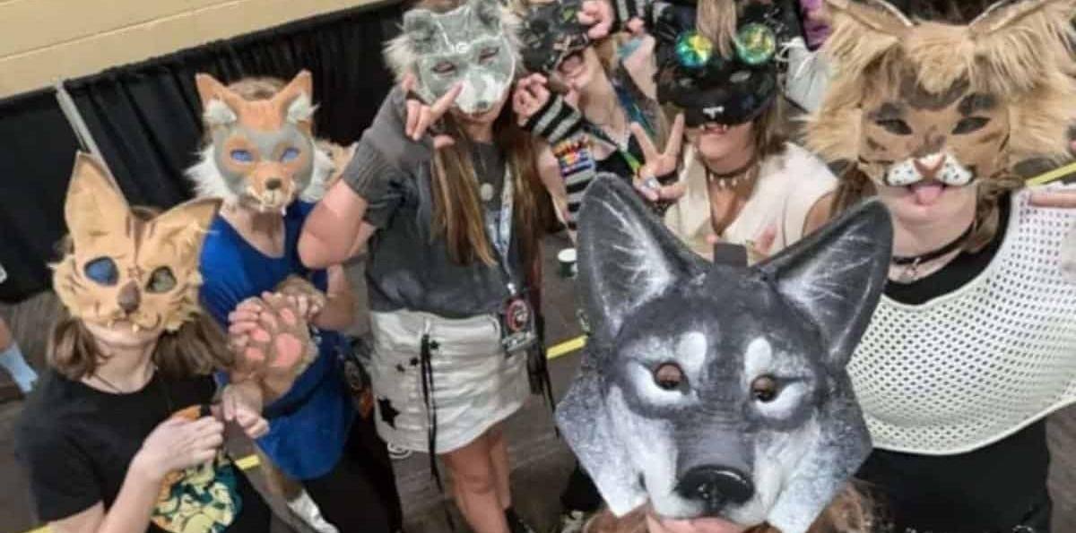 "No concebimos convertir la Plaza Central en un zoológico": Ciudades de Honduras prohíben eventos "Therian" en espacios públicos