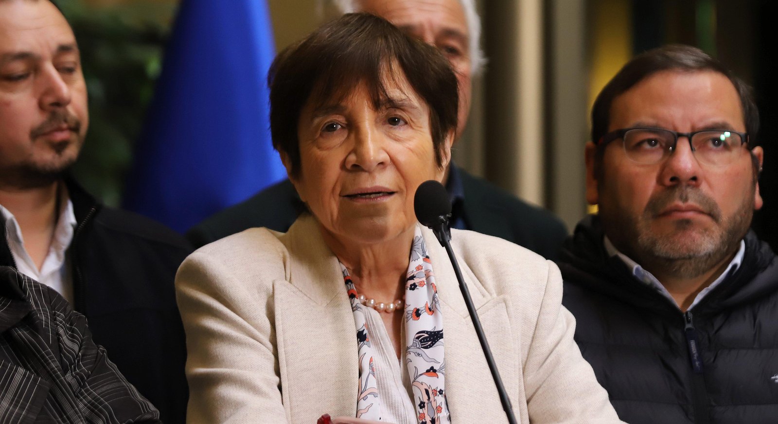 “Lamentable” e “implica ponerse al lado de Trump”: Hertz critica a Boric por calificar a Castro de “dictador”